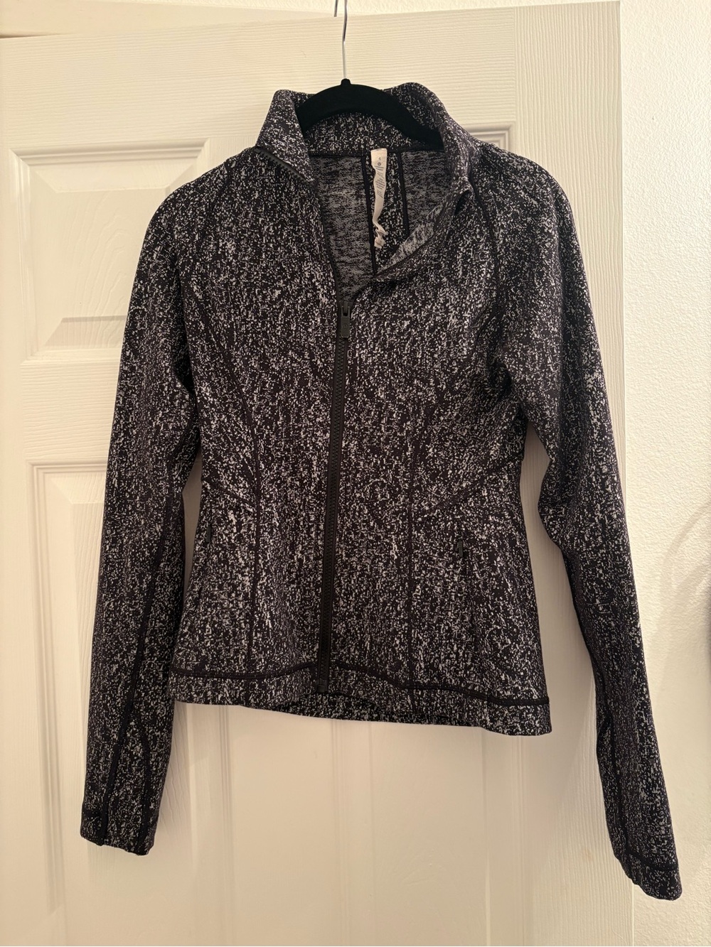 Lululemon Women’s Black Speckled Zip-Front Jacket
